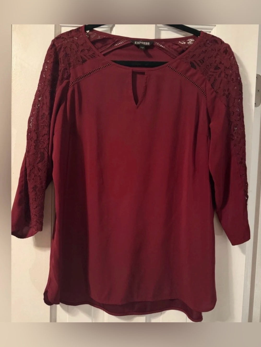 Express Burgundy Lace 3/4 Sleeve Keyhole Blouse Size Large